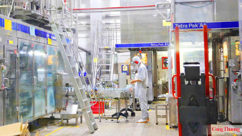 Theo đại biểu Nguyễn Thị Việt Nga, cần coi khoa học công nghệ và đổi mới sáng tạo là động lực trung tâm của chuyển đổi xanh