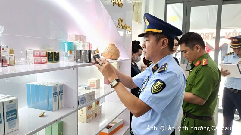 Lực lượng Quản lý thị trường Cà Mau thường xuyên phối hợp với các cơ quan chức năng khác trong kiểm tra, kiểm soát thị trường.