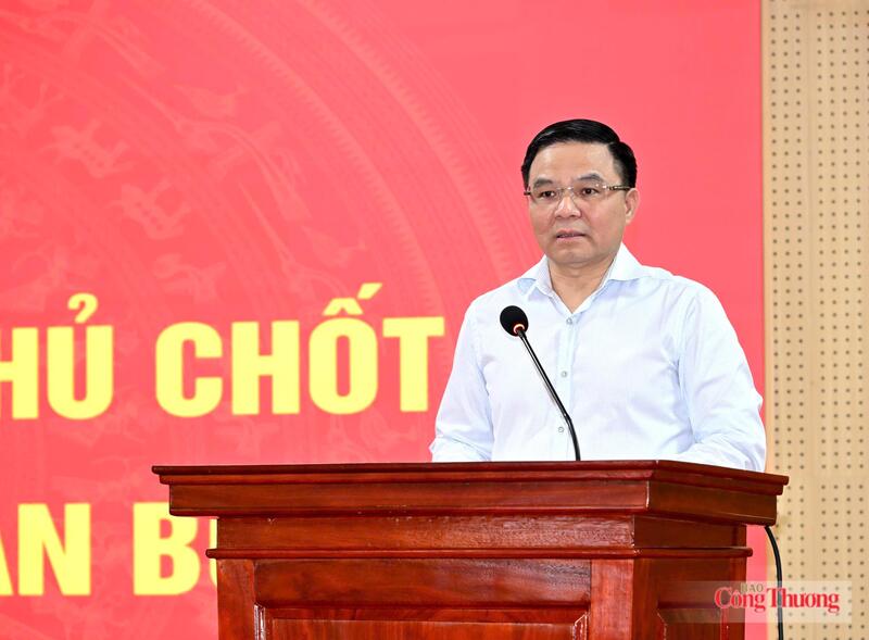 Bí thư Đảng ủy, Bộ trưởng Bộ Công Thương Lê Mạnh Hùng phát biểu. Ảnh: Cấn Dũng