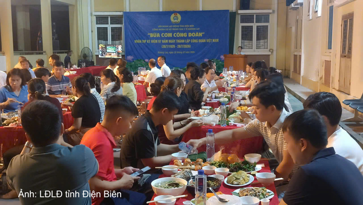 Tổ chức Bữa cơm Công đoàn
