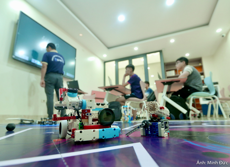 Robot Innovation Storm của em Lê Huy Thế Vinh chuẩn bị tham dự Vòng chung kết quốc tế World Robot Contest (WRC) 2026 tại Bắc Kinh (Trung Quốc).