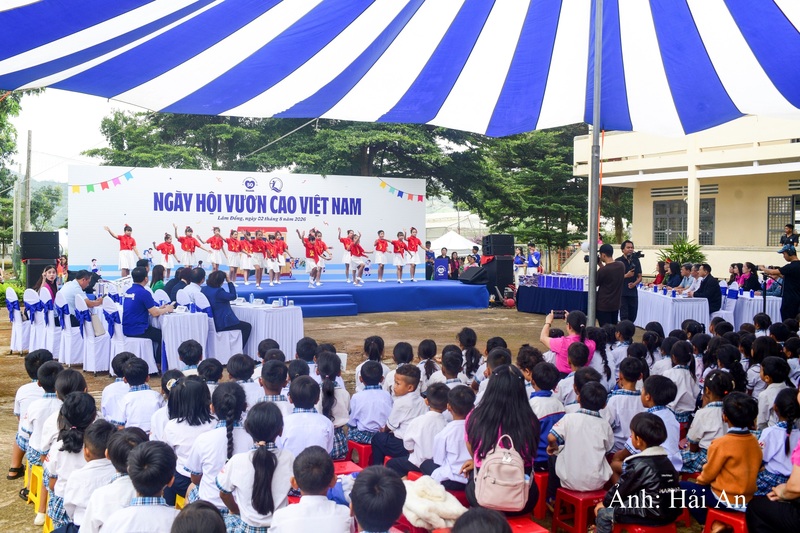 Toàn cảnh Ngày hội Vươn cao Việt Nam do Vinamilk và Quỹ sữa Vươn cao Việt Nam tổ chức tại Hiệp Thạnh, Lâm Đồng ngày 2/8