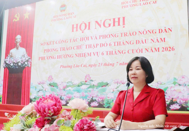 Chị Phạm Thị Hân - Phó Chủ tịch Ủy ban MTTQ Việt Nam phường Lào Cai, Chủ tịch Hội Nông dân, Chủ tịch Hội Chữ thập đỏ phường Lào Cai. Ảnh: NVCC