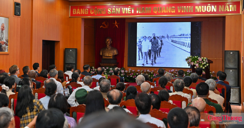 Phim tư liệu về Chủ tịch Hồ Chí Minh và Tổng Tư lệnh Fidel Castro giúp khách mời ôn lại tình cảm hữu nghị đặc biệt, sự gắn bó keo sơn giữa hai dân tộc Việt Nam và Cuba qua các thời kỳ lịch sử.