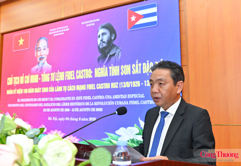 Phát biểu khai mạc, Thứ trưởng Bộ Văn hóa, Thể thao và Du lịch Hoàng Đạo Cương cho biết, kỷ niệm 100 năm ngày sinh Tổng Tư lệnh Fidel Castro là dịp để chúng ta tưởng nhớ và tôn vinh nhà lãnh đạo kiệt xuất của cách mạng Cuba, người bạn lớn, người đồng chí thân thiết của nhân dân Việt Nam.