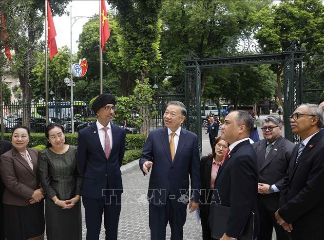 Tổng Bí thư, Chủ tịch nước Tô Lâm tiếp Đại sứ, Đại biện các nước ASEAN tại Hà Nội. Ảnh: Thống Nhất/TTXVN