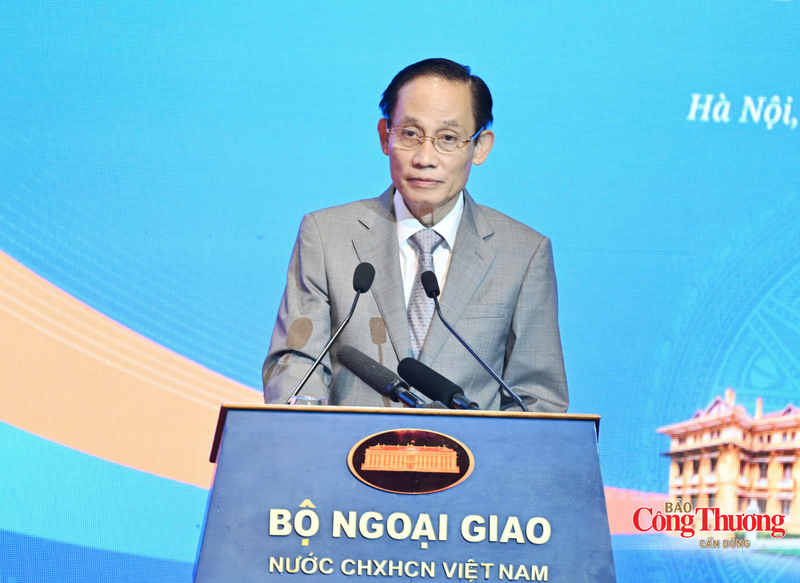 Bộ trưởng Bộ Ngoại giao Lê Hoài Trung phát biểu khai mạc phiên toàn thể.
