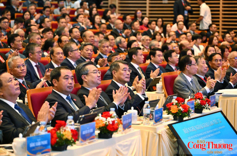 Các đại biểu tham dự Phiên toàn thể.