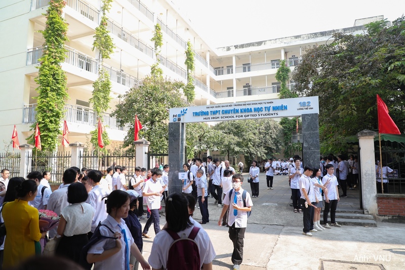 Bảo đảm ngày khai giảng thực sự là ngày hội của học sinh và giáo viên.