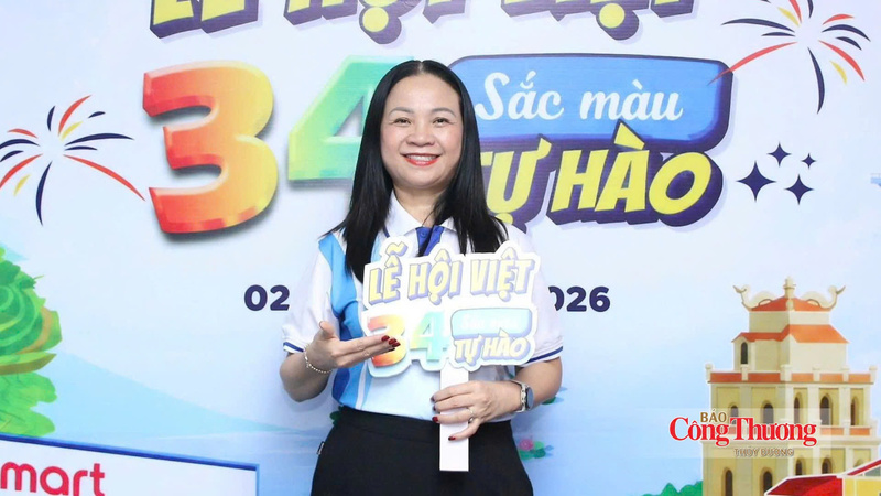 Bà Nguyễn Thị Kim Dung, Giám đốc Siêu thị Co.opmart Hà Nội (điểm bán Hà Đông).