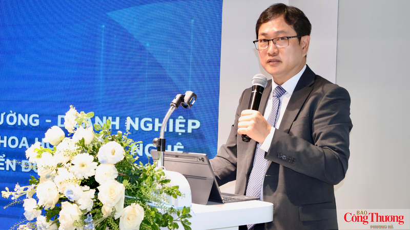 Ông Kim Yong Sup, Phó Tổng Giám đốc Samsung Việt Nam.