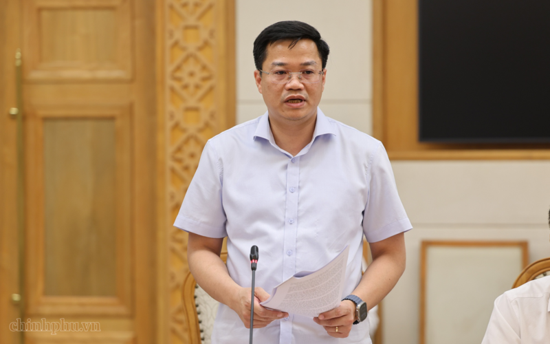Chủ tịch UBND tỉnh Quảng Ngãi Nguyễn Đức Tâm phát biểu tại cuộc họp. Ảnh: VGP/Phương Nguyên