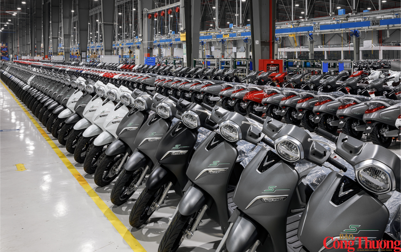 Tháng 7/2026, các doanh nghiệp trong nước đã xuất xưởng ước tính 367.800 chiếc xe máy, tăng 17,8% so với tháng 7/2025. Ảnh: Nam Nguyễn