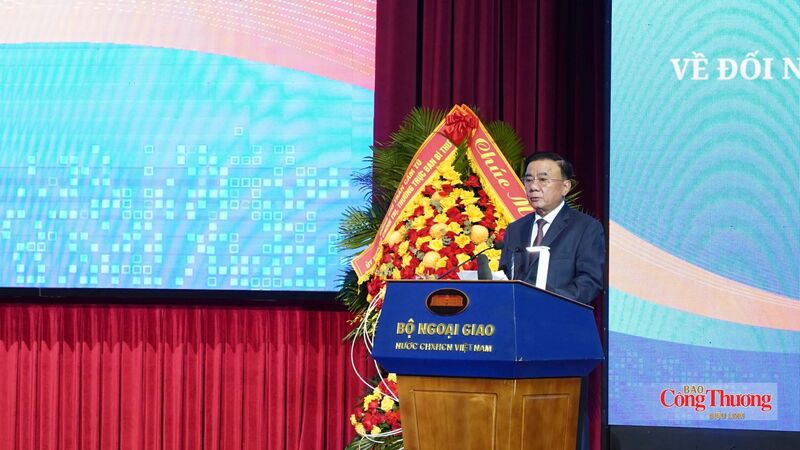 Thường trực Ban Bí thư Trần Cẩm Tú phát biểu tại Phiên họp.
