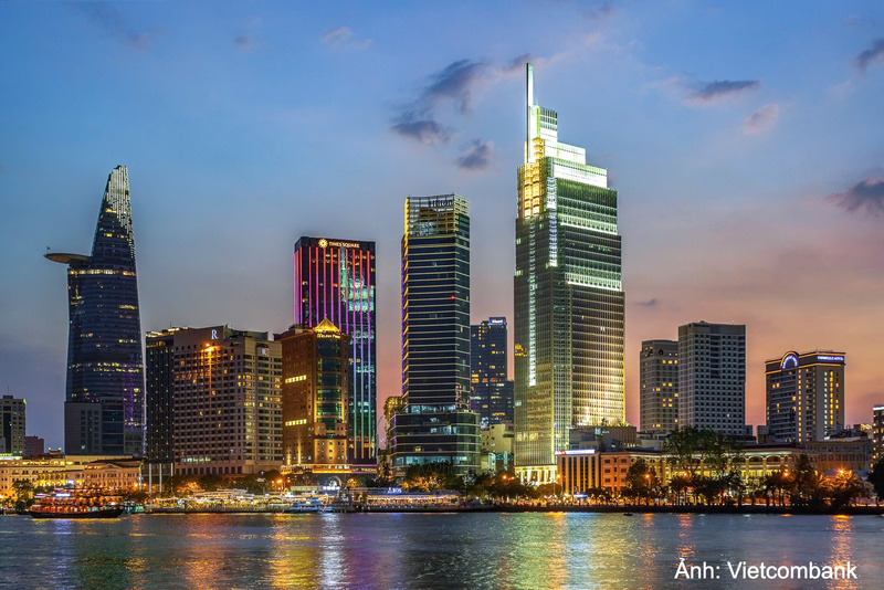Vietcombank Tower tại Công trường Mê Linh, khu vực từng là cửa ngõ giao thương của Sài Gòn và ngày nay là một trong những lõi tài chính - thương mại quan trọng nhất TP. Hồ Chí Minh