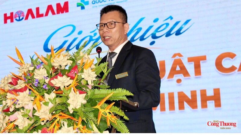 Đại diện doanh nghiệp TP. Cần Thơ giới thiệu sản phẩm, thế mạnh sản xuất.