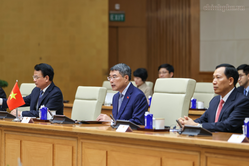 Thủ tướng đề nghị Thái Lan tiếp tục quan tâm, tạo điều kiện cho cộng đồng người Việt ở Thái Lan sinh sống ổn định, tiếp tục đóng góp tích cực vào quá trình phát triển của Thái Lan cũng như quan hệ Việt Nam - Thái Lan - Ảnh: VGP/Nhật Bắc