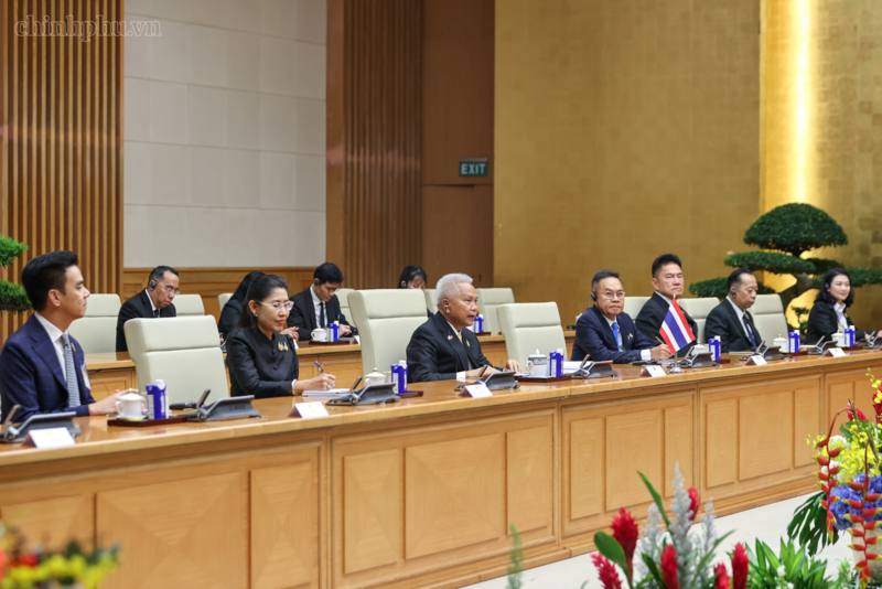 Chủ tịch Quốc hội Thái Lan đánh giá cao những đóng góp của cộng đồng người Việt Nam tại Thái Lan trong phát triển kinh tế-xã hội ở các địa phương - Ảnh: VGP/Nhật Bắc