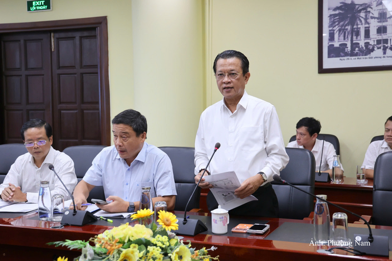 Tổng giám đốc EVNCPC Ngô Tấn Cư phát biểu tại buổi làm việc với lãnh đạo UBND thành phố Đà Nẵng.