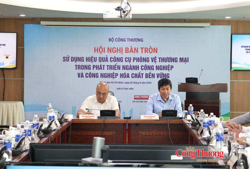 Lãnh đạo Cục Phòng vệ thương mại, Cục Hoá chất (Bộ Công Thương) chủ trì phiên thảo luận.