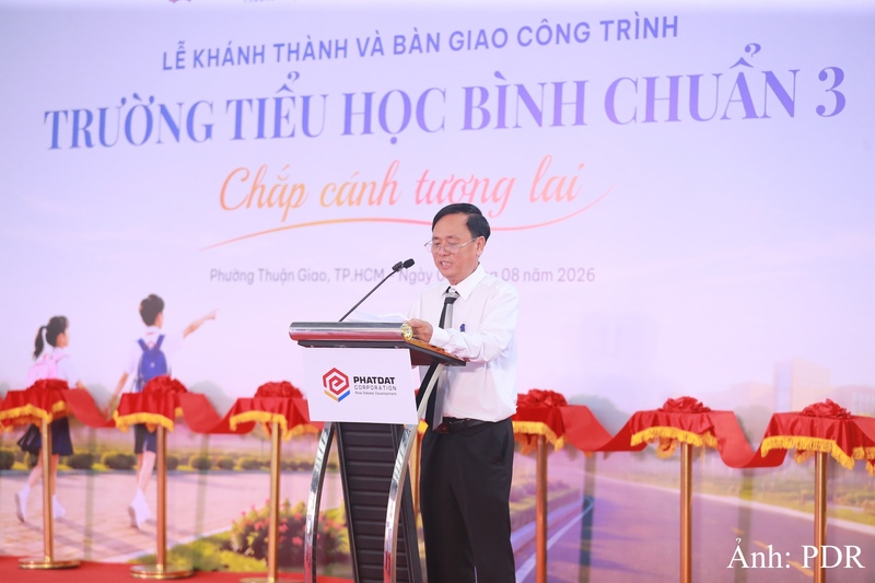 Ông Hồ Văn Dũng, Hiệu trưởng Trường Tiểu học Bình Chuẩn 3.