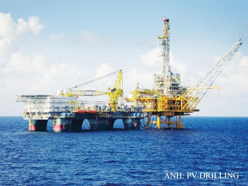 Giàn khoan nước sâu TAD - PV DRILLING V thực hiện chiến dịch khoan cho Dự án Biển Đông 01 trong 5 năm 2011-2015.