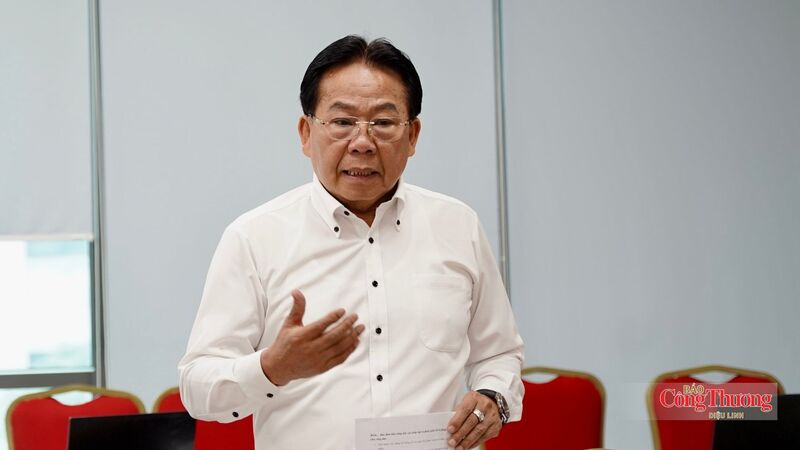 Tiến sĩ khoa học Nghiêm Vũ Khải, Đại biểu Quốc hội khóa XI, XII, XIV, nguyên Thứ trưởng Bộ Khoa học và Công nghệ, nguyên Phó Chủ tịch Liên hiệp các Hội Khoa học và Kỹ thuật Việt Nam.