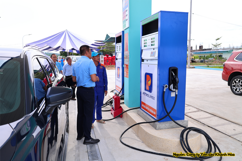 Việc khai trương cửa hàng xăng dầu Ban Quản lý cụm công nghiệp Sông Cầu nhằm cung ứng dịch vụ xăng dầu tại cụm công nghiệp với các đơn vị vận tải.