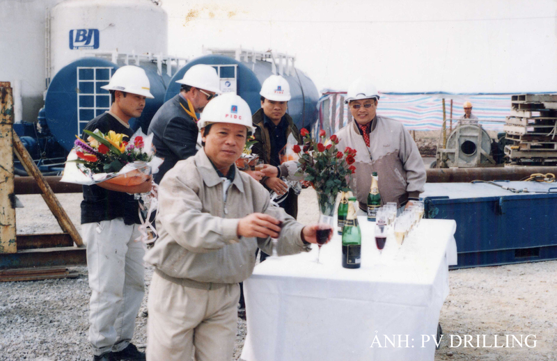 PV Drilling hợp tác với Century Drilling để triển khai chiến dịch khoan thăm dò của Công ty PIDC (tiền thân của PVEP) tại Bồn trũng Sông Hồng.