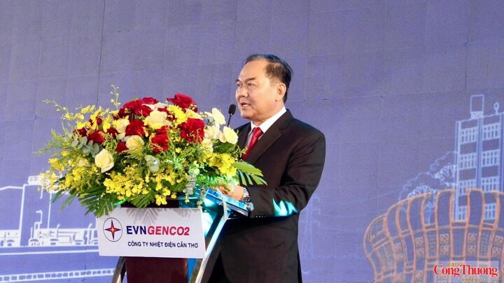 Ông Huỳnh Thanh Phong - Phó Tổng Giám đốc Tổng công ty Phát điện 2 (EVNGENCO2), Giám đốc Công ty Nhiệt điện Cần Thơ, phát biểu tại buổi lễ.