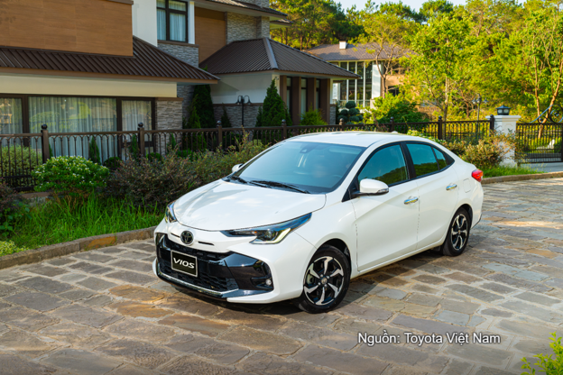 Ưu đãi 100% lệ phí trước bạ khi mua Toyota Vios trong tháng 8.