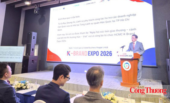 Ông Ryu Seung-ho - Lãnh sự phụ trách công tác hỗ trợ các doanh nghiệp Hàn Quốc vừa và nhỏ tại Tổng Lãnh sự quán Hàn Quốc tại TP. Hồ Chí Minh.
