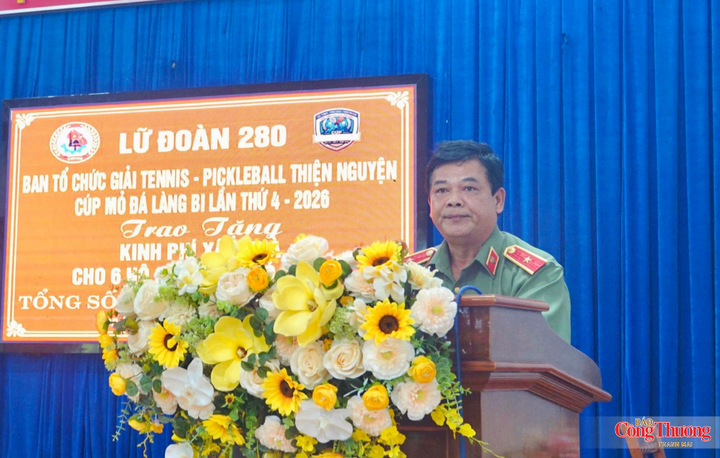 Tiến sĩ, Thiếu tướng Rah Lan Lâm, nguyên Giám đốc Công an tỉnh Gia Lai, Trưởng Ban tổ chức giải phát biểu tại chương trình.