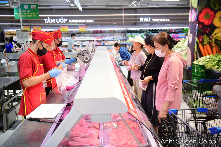 Co.opmart cung cấp nguồn thực phẩm tươi sống đa dạng góp phần giúp các gia đình xây dựng thực đơn cân bằng, đáp ứng nhu cầu dinh dưỡng của trẻ trong mùa tựu trường.