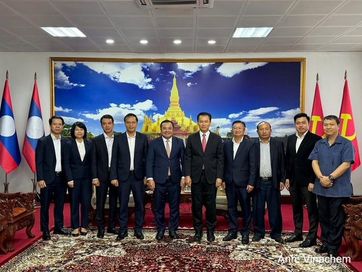 Đoàn công tác có buổi làm việc với Bộ trưởng Bộ Nông nghiệp và Môi trường Lào.