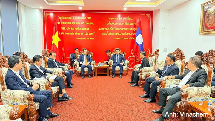 Đoàn công tác làm việc với Phó Chủ tịch Thường trực Uỷ ban Hợp tác Lào - Việt Nam Soulivath Souvannachoumkham.