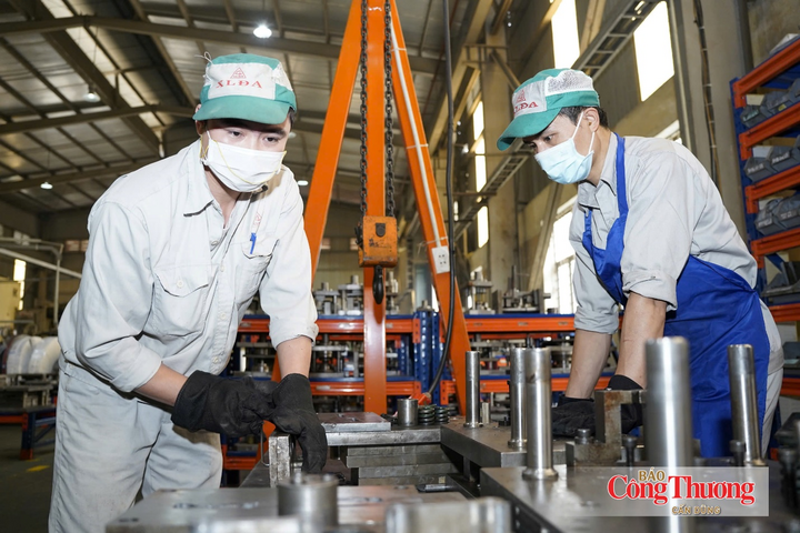 Phát triển công nghiệp trên cơ sở thị trường trong nước là nền tảng, thị trường nước ngoài là động lực quan trọng
