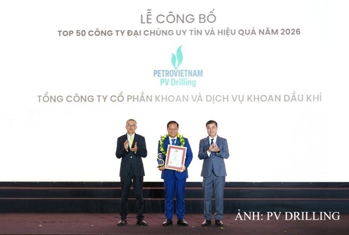 Chủ tịch HĐQT PV Drilling Mai Thế Toàn đại diện Tổng công ty nhận vinh danh Top 50 Công ty Đại chúng uy tín và hiệu quả năm 2026.
