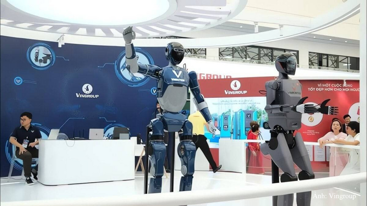 Vingroup đã lập 3 công ty liên quan đến robot và ứng dụng robot, lần lượt là VinRobotics, VinMotion và VinDynamics.