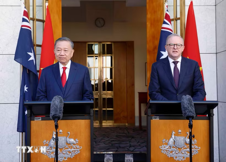 Tổng Bí thư, Chủ tịch nước Tô Lâm và Thủ tướng Australia Anthony Albanese gặp gỡ báo chí. Ảnh: Thống Nhất/TTXVN