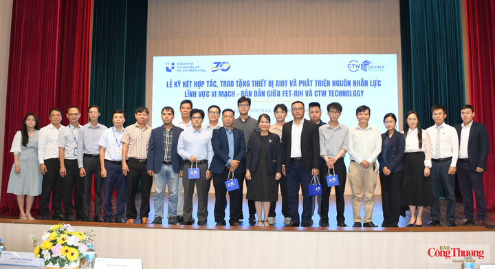 Đại biểu tham dự sự kiện.