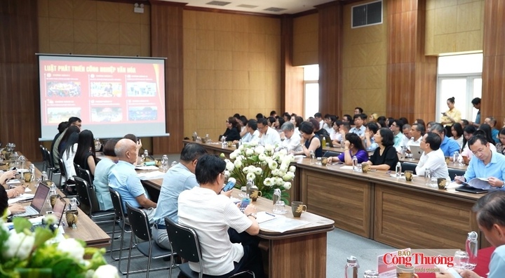 Hội thảo thu hút sự tham dự của đại diện các cơ quan quản lý nhà nước, địa phương, chuyên gia, hiệp hội, doanh nghiệp.