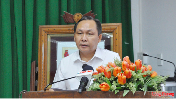 Ông Lê Công Lý - Phó Chủ tịch UBND TP.  Cần Thơ, phát biểu tại hội nghị.