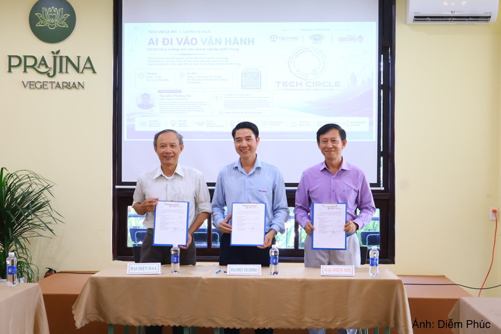 Các đại biểu ký biên bản ghi nhớ đồng hành giai đoạn khởi động.
