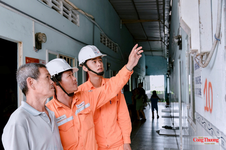 Thực hiện theo khuyến cáo an toàn của ngành điện khi sử dụng điện trong gia đình.