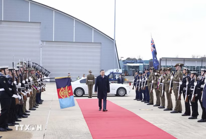 Lễ tiễn Tổng Bí thư, Chủ tịch nước Tô Lâm tại sân bay quốc tế Canberra. Ảnh: Thống Nhất/TTXVN