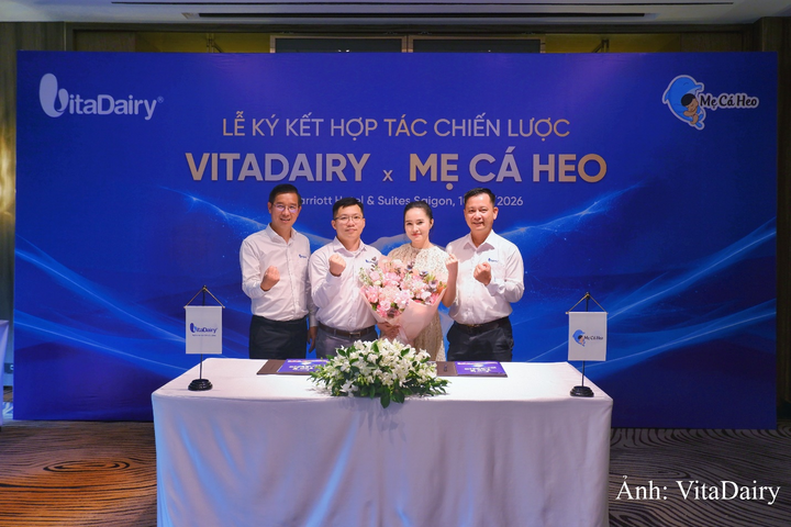 Lễ ký kết hợp tác chiến lược giữa VitaDairy và thương hiệu Mẹ&bé - Mẹ Cá Heo