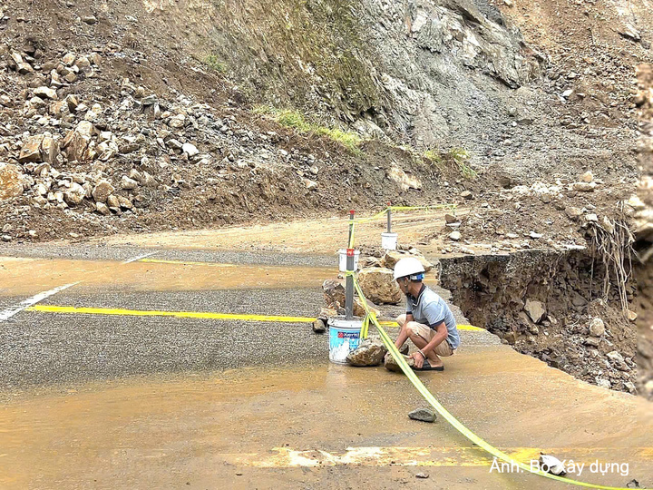 Bảo đảm an toàn giao thông tại các vị trí Km67 và Km75 dự án kết nối giao thông các tỉnh miền núi phía Bắc.