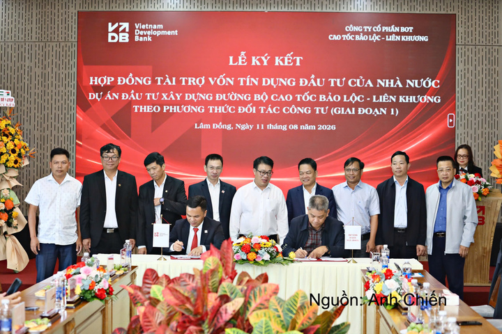 Lễ ký kết hợp đồng tài trợ vốn tín dụng đầu tư của Nhà nước cho dự án Cao tốc Bảo Lộc - Liên Khương giai đoạn 1.