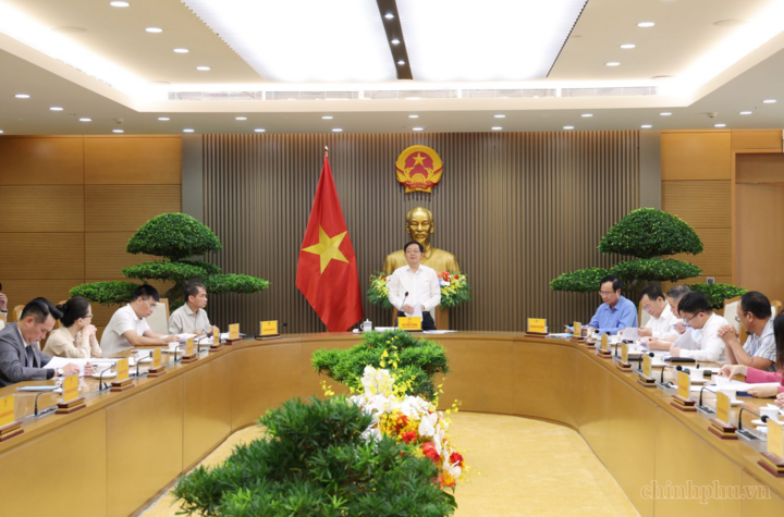 Phó Thủ tướng Hồ Quốc Dũng chủ trì cuộc họp về tình hình xử lý kiến nghị, khó khăn, vướng mắc của doanh nghiệp - Ảnh: chinhphu.vn/Gia Huy